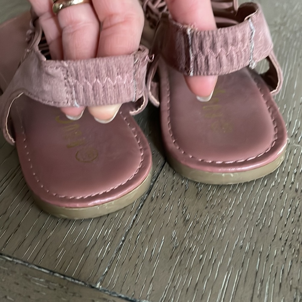 FLAT SANDALS💗 - Picture 4 of 5